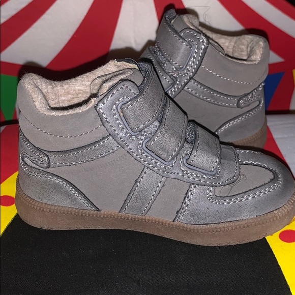 Cat & Jack Other - Cat & Jack hi top grey sneakers